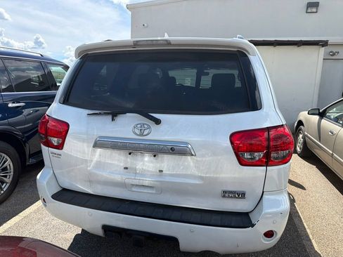 Used 2011 Toyota Sequoia Platinum RWD image 9