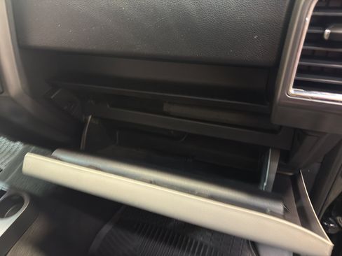 Used 2016 Ford F150 XLT image 22