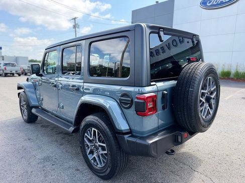 Used 2024 Jeep Wrangler Unlimited Sahara AWD/4WD image 5