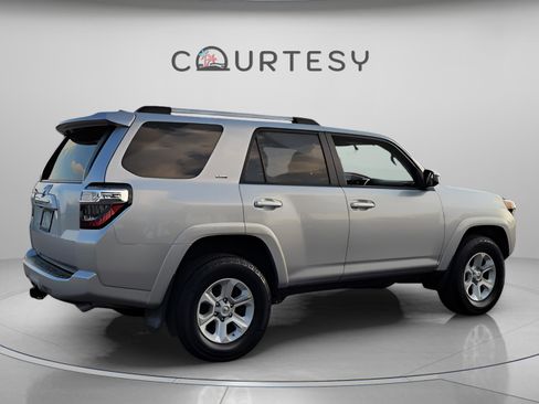 Certified 2019 Toyota 4Runner SR5 image 5