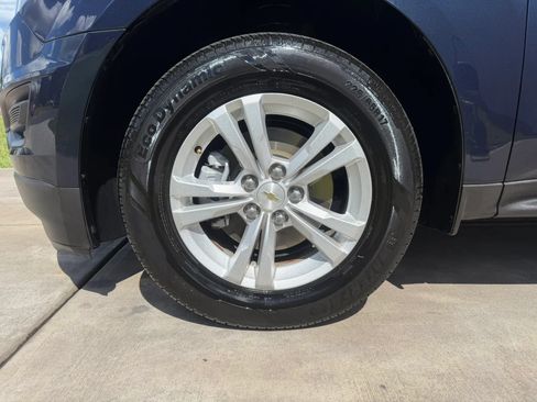 Used 2017 Chevrolet Equinox LS FWD image 25