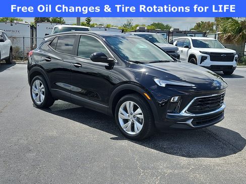 Used 2024 Buick Encore GX Preferred FWD image 1