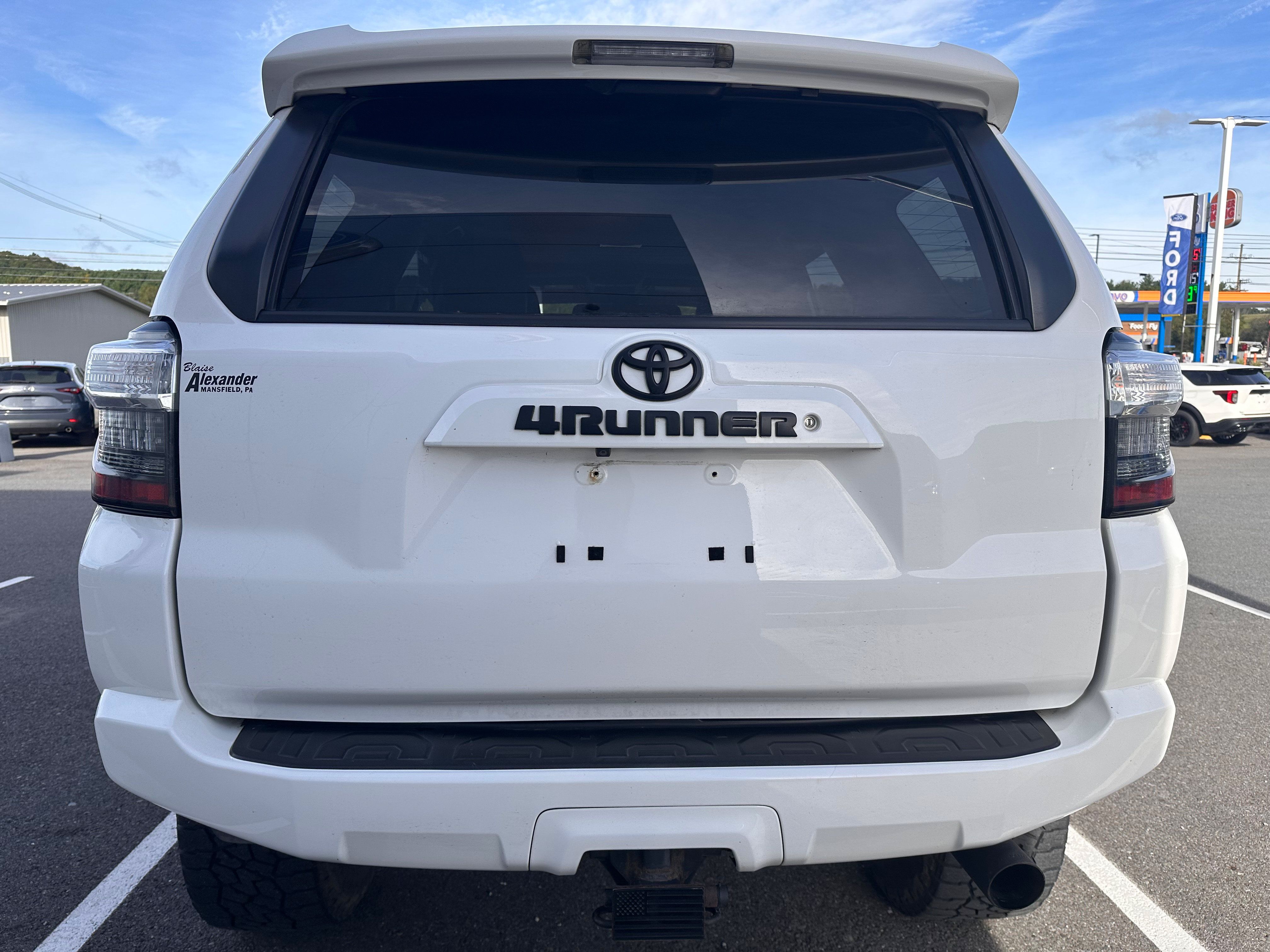 Used 2018 Toyota 4Runner SR5 Premium AWD/4WD image 4