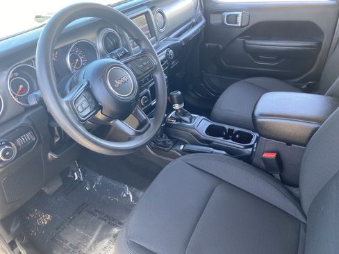 Used 2022 Jeep Wrangler Unlimited Sport AWD/4WD image 16