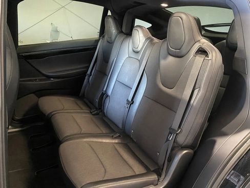 Used 2018 Tesla Model X image 9