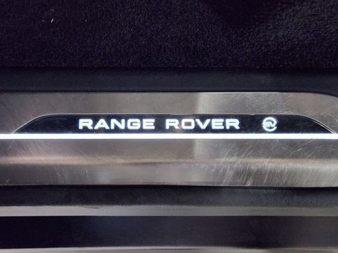 Used 2024 Land Rover Range Rover SV AWD/4WD image 45