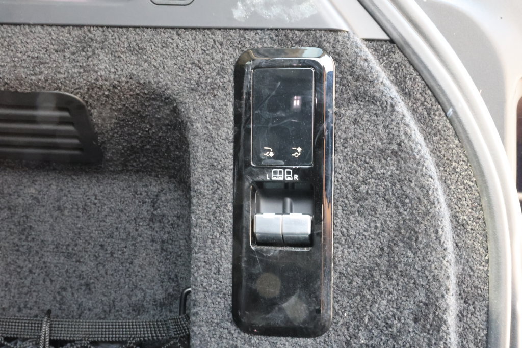 Certified 2023 Land Rover Range Rover SE AWD/4WD image 25