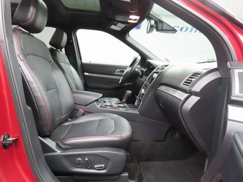 Used 2018 Ford Explorer Sport w/ Equipment Group 401A image 33
