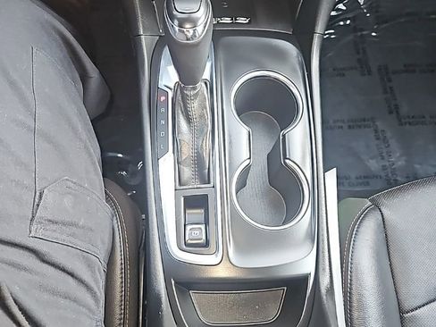 Used 2018 Chevrolet Equinox Premier image 19