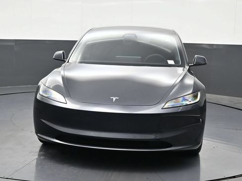 Used 2025 Tesla Model 3 Long Range RWD image 8