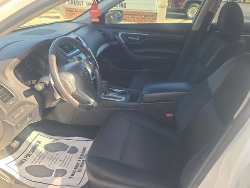 Used 2017 Nissan Altima 2.5 SR w/ Midnight Edition Package image 13