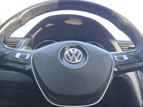 Used 2019 Volkswagen Passat 2.0T Wolfsburg w/ Wheels & Sunroof Package image 25