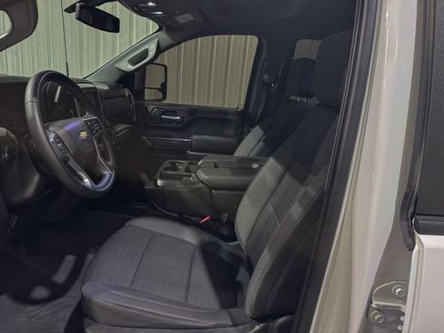 Used 2023 Chevrolet Silverado 2500 LT AWD/4WD image 11