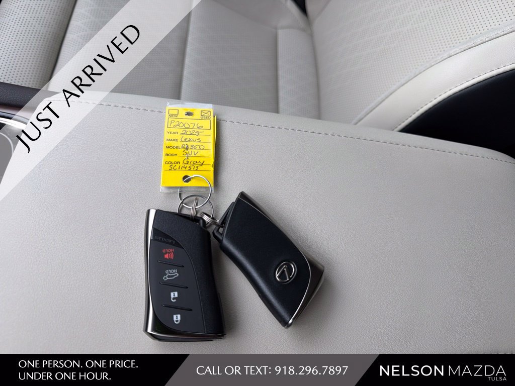 Used 2025 Lexus RX 350 AWD w/ Convenience Package image 30