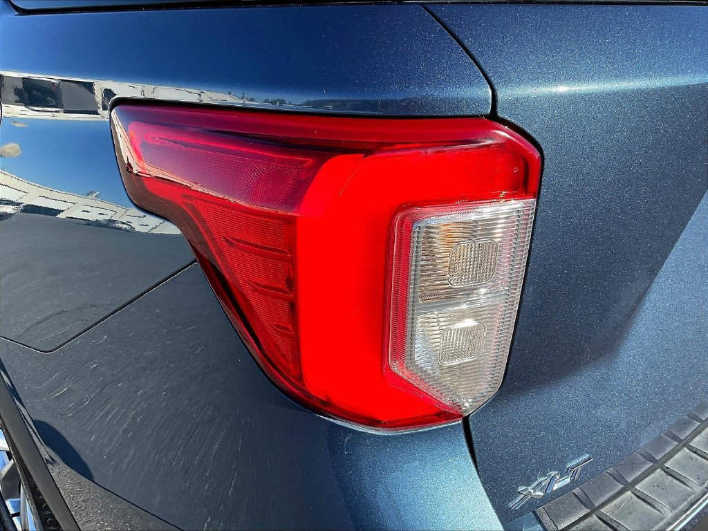 Certified 2020 Ford Explorer XLT w/ Equipment Group 202A AWD/4WD image 25