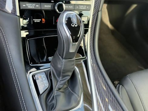 Used 2017 INFINITI Q60 Red Sport 400 RWD image 27