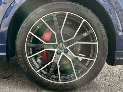 Used 2022 Audi Q8 Prestige image 10