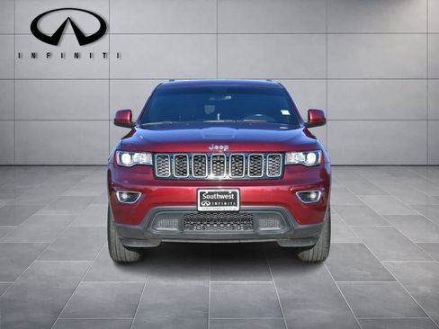 Used 2021 Jeep Grand Cherokee Laredo RWD image 2