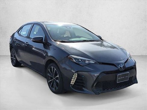 Used 2017 Toyota Corolla SE image 3
