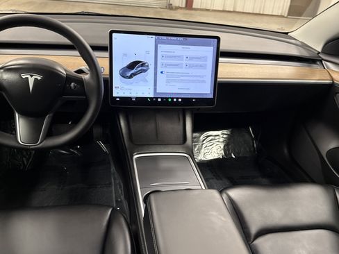 Used 2023 Tesla Model 3 Standard Range image 16