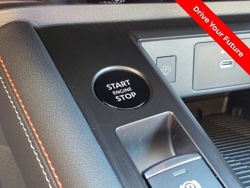 Used 2025 Nissan Kicks SR FWD image 8