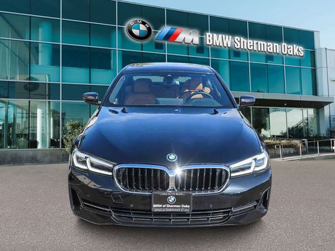 Certified 2023 BMW 530e w/ Convenience Package image 2