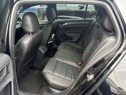 Used 2021 Volkswagen GTI SE image 10