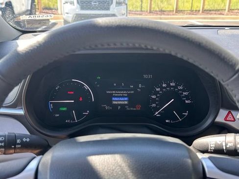 Used 2025 Toyota Sienna XLE w/ XLE Plus Package AWD/4WD image 22