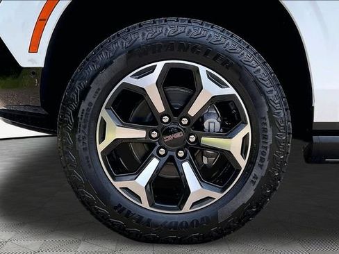 New 2026 GMC Yukon AT4 w/ AT4 Premium Plus Package AWD/4WD image 13