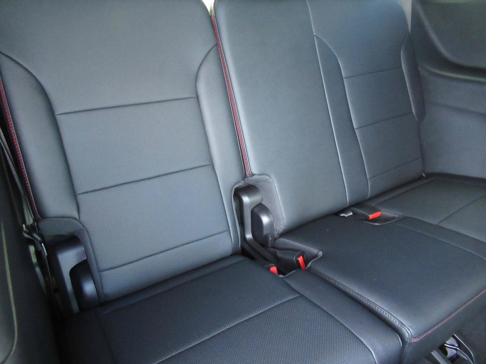 Used 2026 Chevrolet Traverse RS FWD image 40