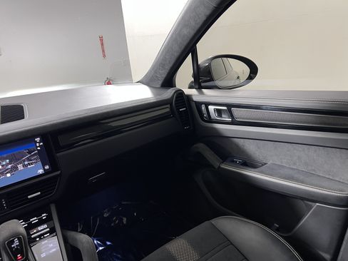 Certified 2023 Porsche Cayenne Turbo GT AWD/4WD image 14