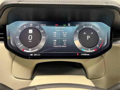 Used 2023 Land Rover Range Rover SE image 32
