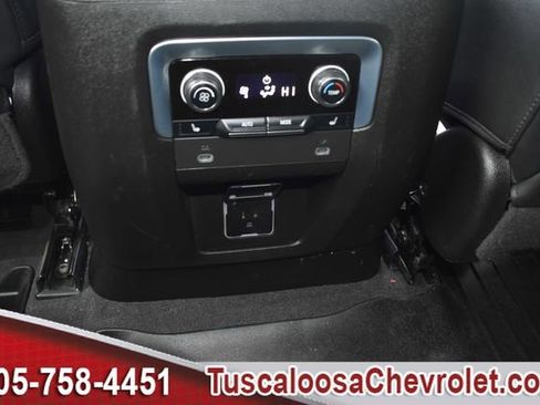 Used 2022 Chevrolet Suburban Premier image 30