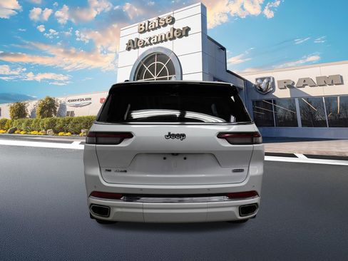 Used 2021 Jeep Grand Cherokee L Overland w/ Advanced Protech Group III image 8