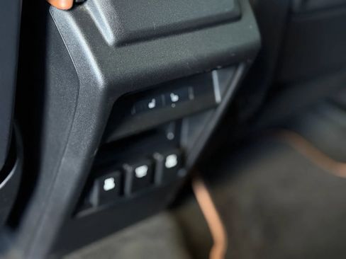 Used 2015 Land Rover Discovery Sport HSE Luxury image 42