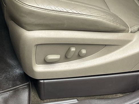 Used 2015 GMC Sierra 2500 SLT w/ Duramax Plus Package image 10