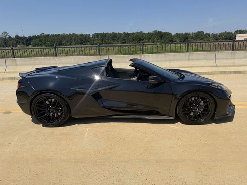 Used 2024 Chevrolet Corvette Z06 w/ Battery Protection Package RWD image 16