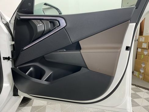 Used 2025 BMW X3 xDrive30i w/ Premium Package image 23