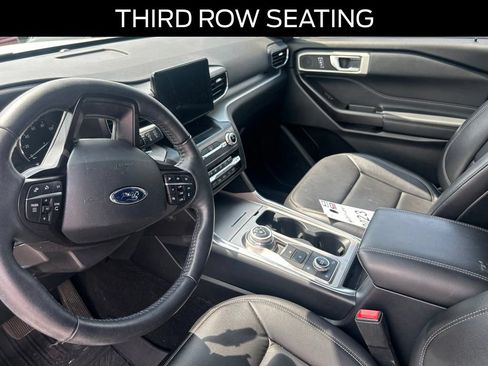 Used 2020 Ford Explorer XLT w/ Equipment Group 202A AWD/4WD image 19