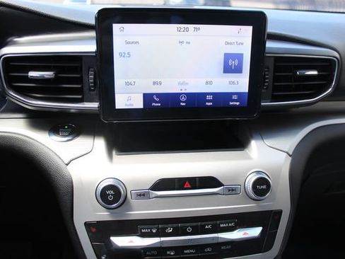 Used 2021 Ford Explorer XLT w/ Equipment Group 202A image 13