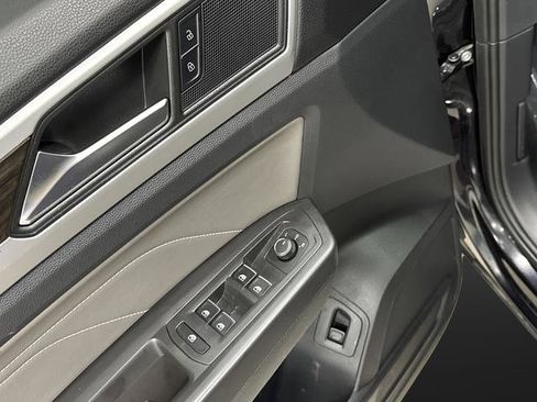 Used 2023 Volkswagen Atlas SE image 26