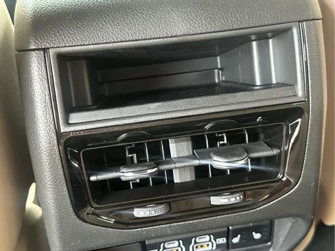 New 2025 Jeep Grand Cherokee Limited w/ Luxury Tech Group II image 62