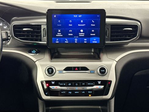 Used 2021 Ford Explorer XLT w/ Equipment Group 202A image 22