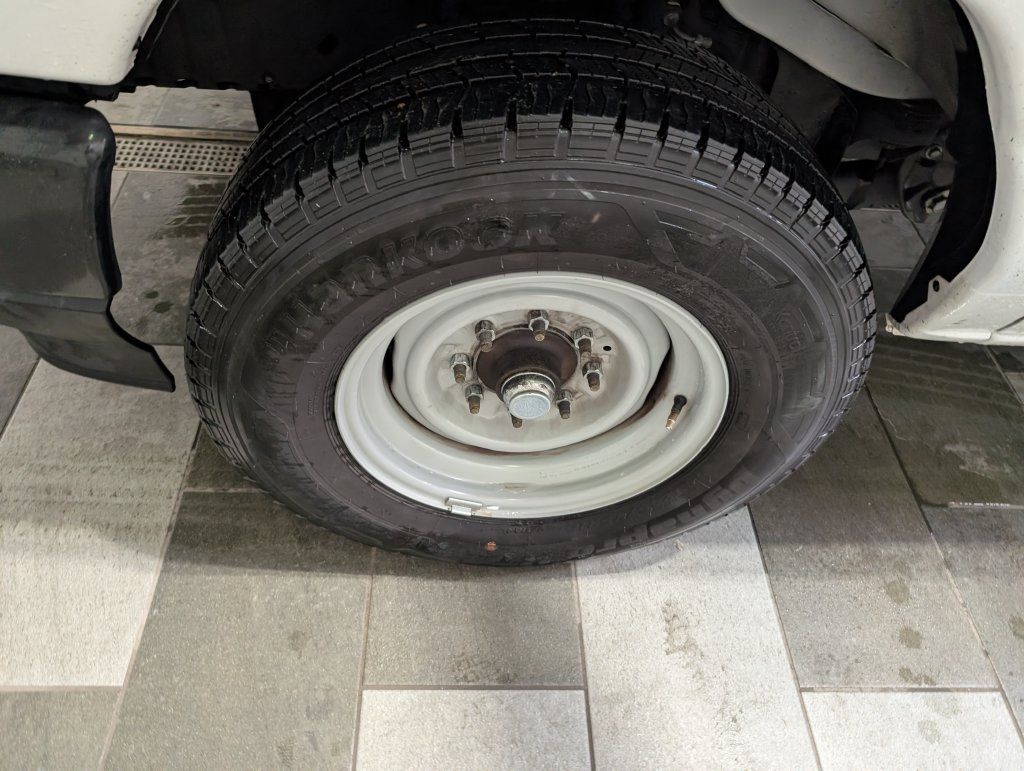 Used 2024 Ford E-350 and Econoline 350 Super Duty w/ Power Windows & Locks Group RWD image 7