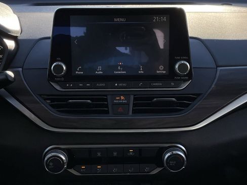 Used 2024 Nissan Altima 2.5 SV image 17