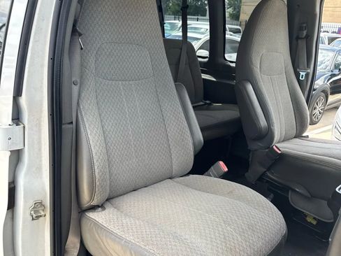 Used 2011 Chevrolet Express 2500 LS image 32