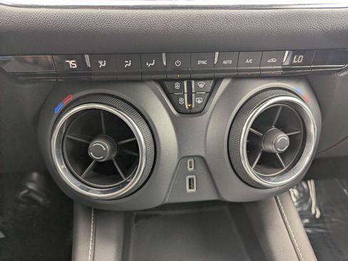 Used 2023 Chevrolet Blazer LT AWD/4WD image 17
