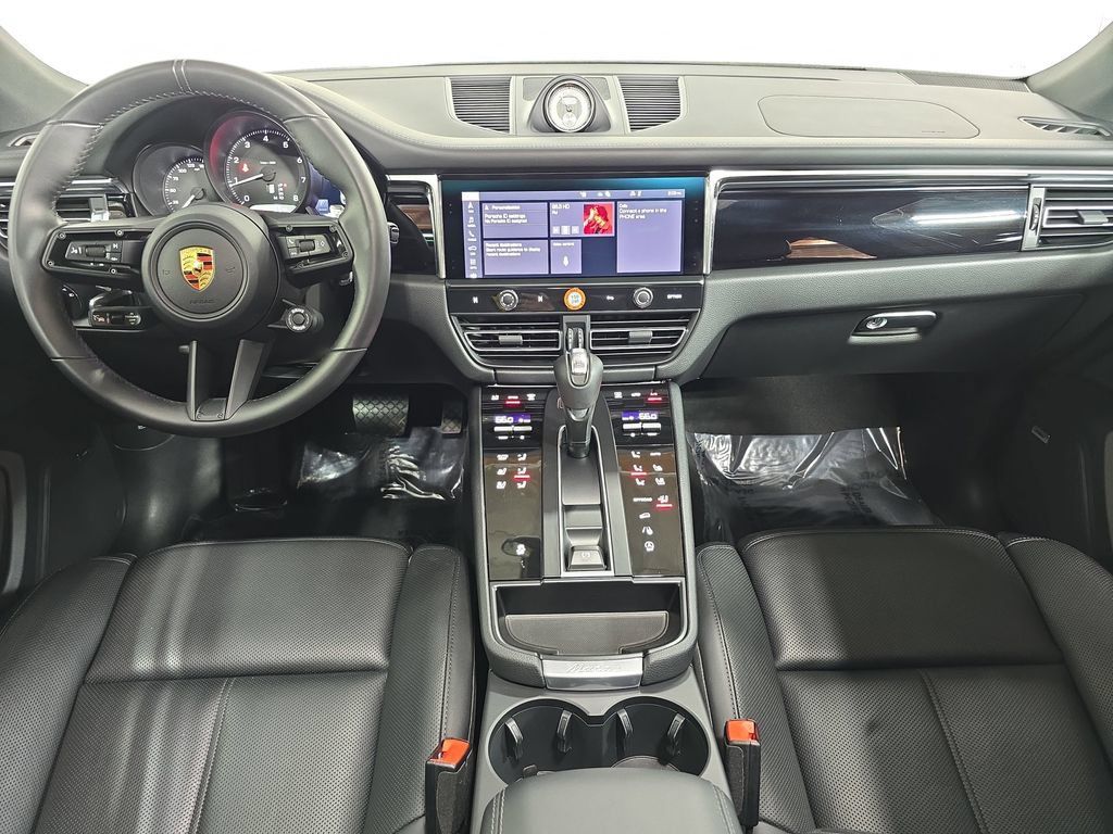 Certified 2026 Porsche Macan AWD/4WD image 13