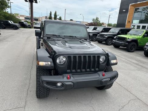 Used 2023 Jeep Wrangler Unlimited Rubicon w/ Cold Weather Group AWD/4WD image 24