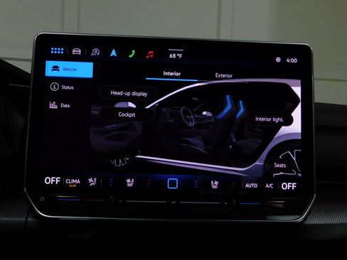 Used 2025 Volkswagen Golf image 66